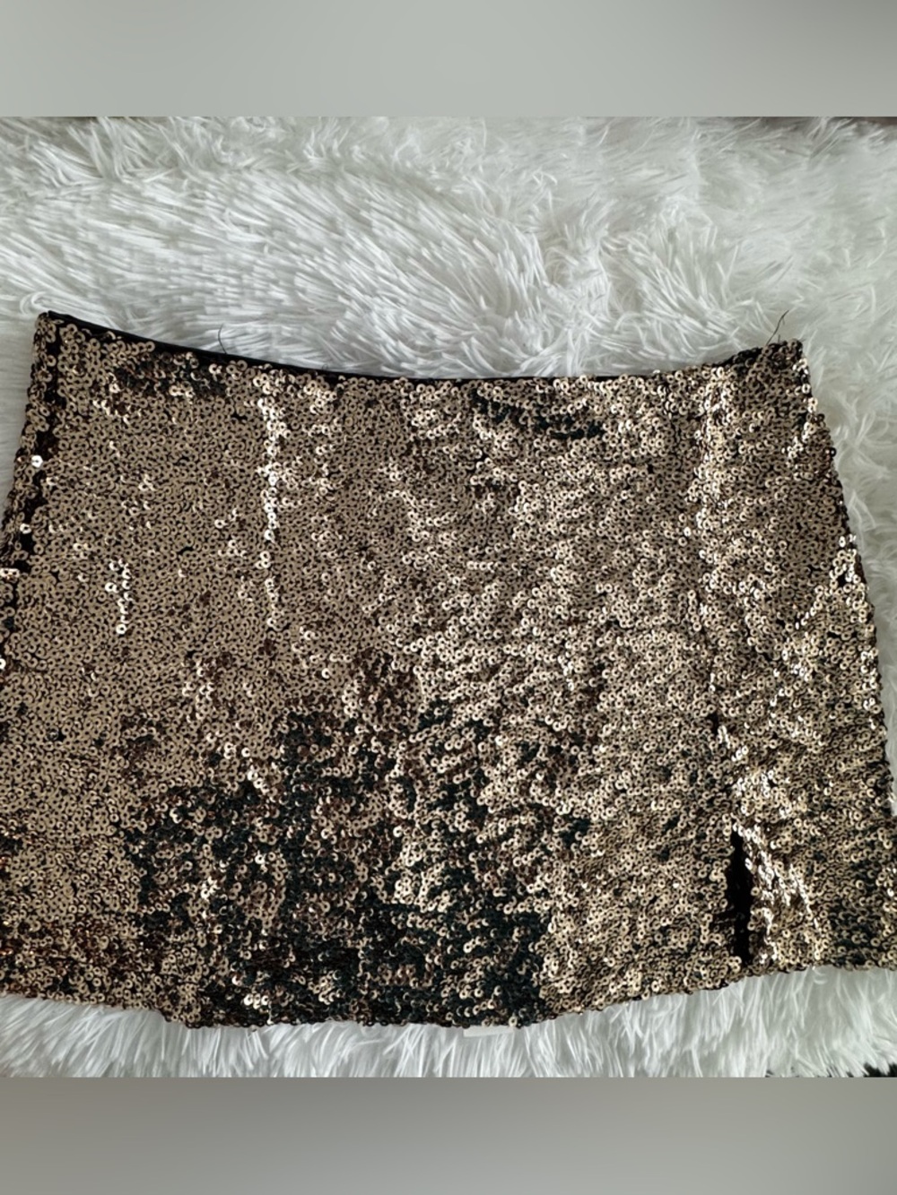 Mustard Seed Gold Sequin Mini Skirt NWT. SIZE M
